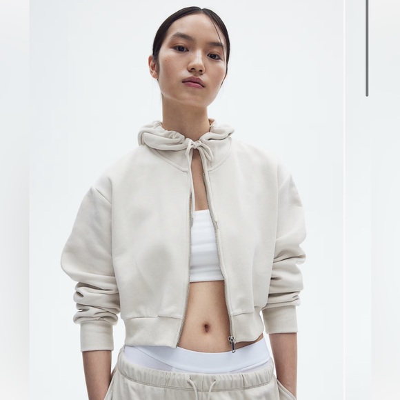 H&M NWT Women’s Short Hooded Sweatshirt Jacket - Picture 3 of 3